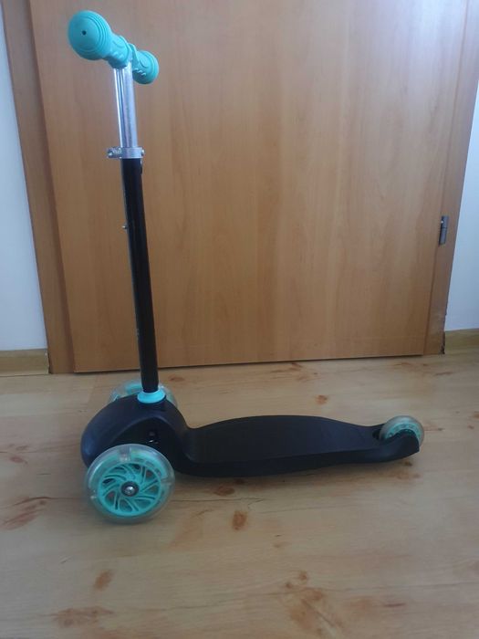 Hulajnoga Scooter led trójkołowa