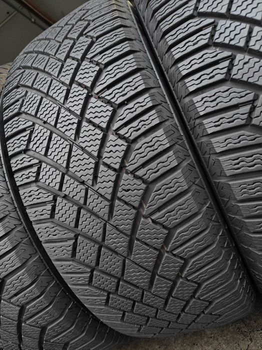 Шини зимові 235/55 R18 Continental VikingContact практика 24рік
