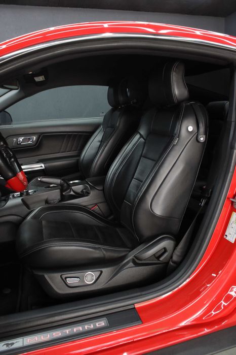 Ford Mustang 2.3i EcoBoost Pack Performance 317 CV (419€/Mês) - 120 Meses
