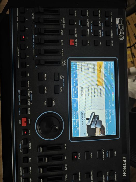 Caixa de Ritmos Ketron SD90