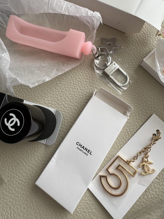 Брендові аксесуари. Dior Chanel