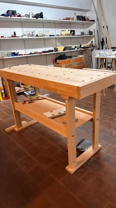 Banco de marceneiro profissional usado. Em boa condição!