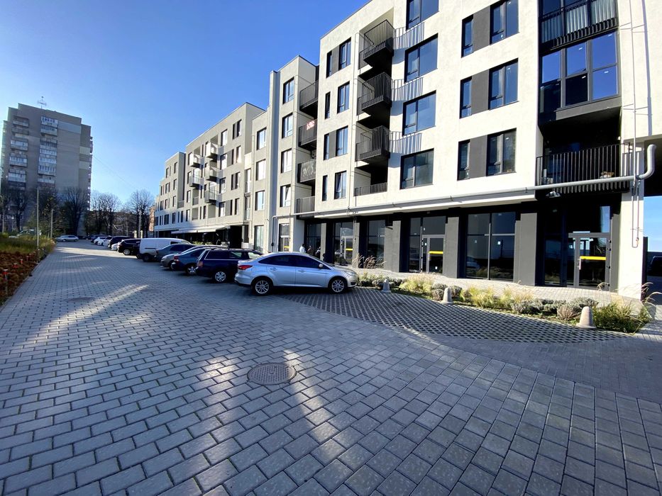 Унікальне приміщення під ваш бізнес в ЖК «Емпатіка» 85 м², 2 входи