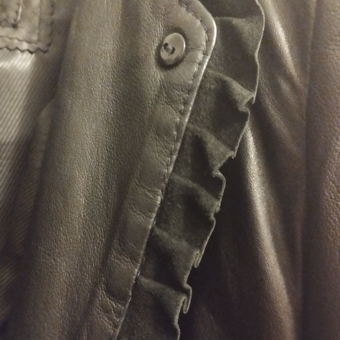 Куртка жіноча натуральна шкіра.