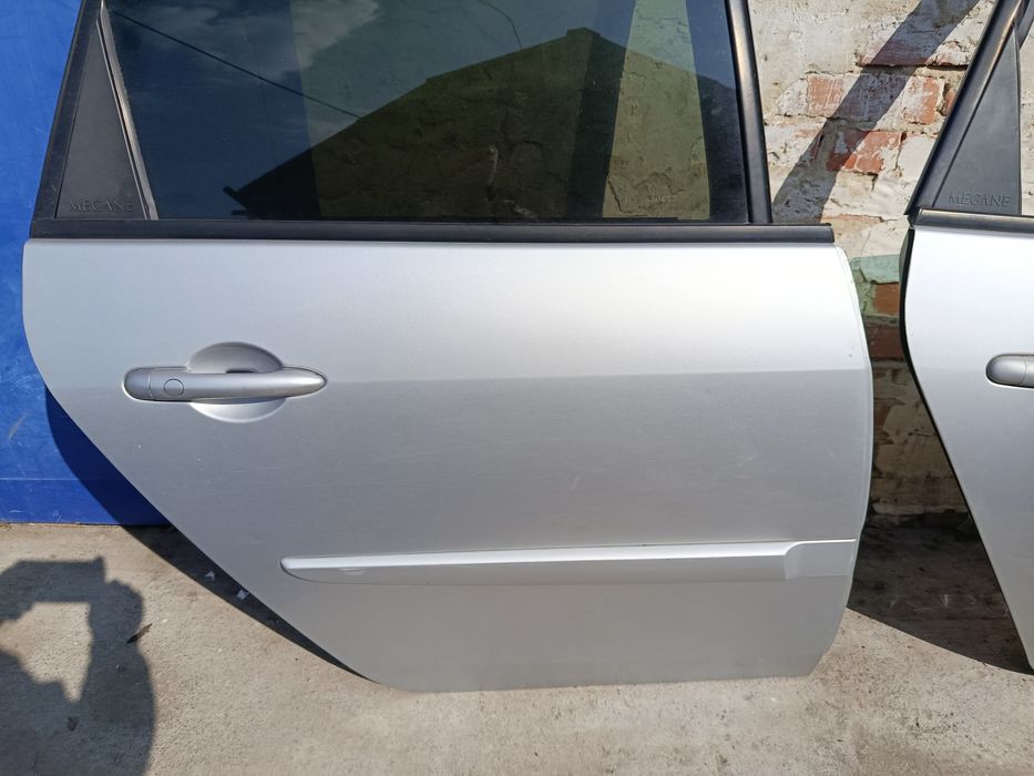 Дверь задняя правая  колір TED69  RENAULT SCENIC 2 2006-2009