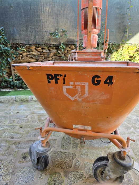 Máquina de projetar trifásica