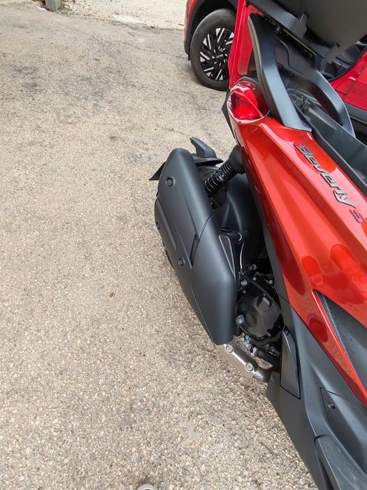 Piaggio bavetly 400 s