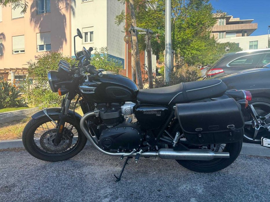Triumph Boneville T100 quase nova