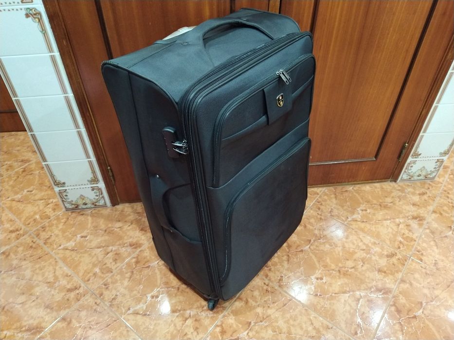 Mala grande malas de porão mais de 23k carro casa quarto apartamento.