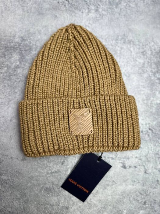 Шапка на зиму Miu miu та Louis Vuitton