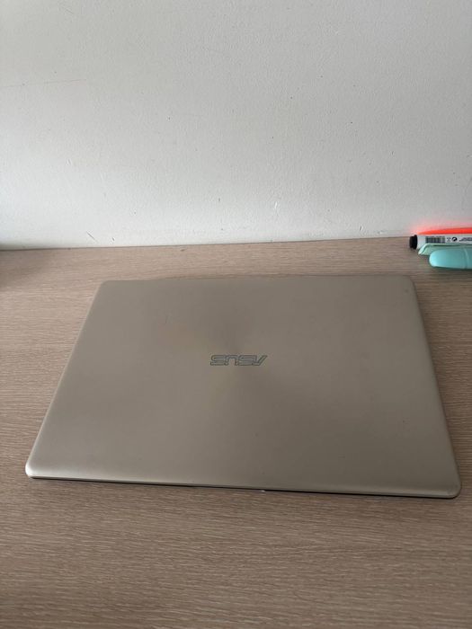 Ноутбук асус. Ідеальний стан