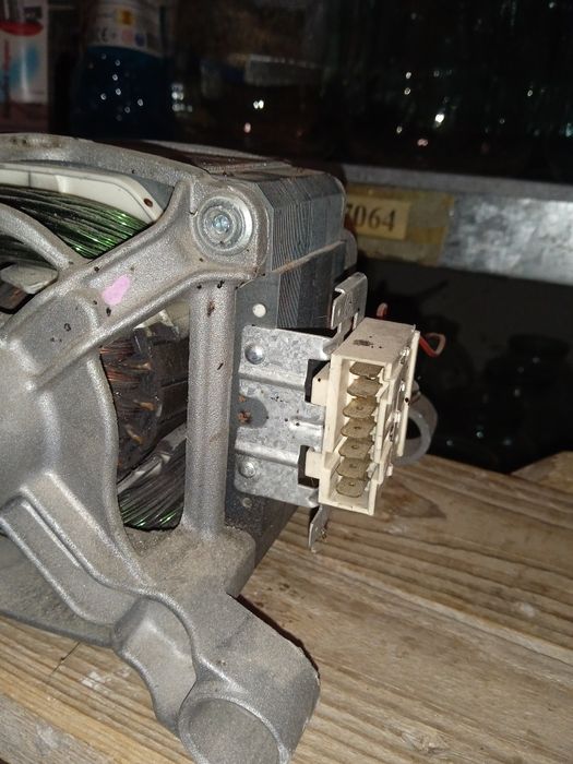 Двигун до пральної машини гореньє