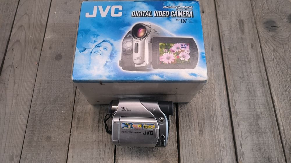 Цифрова відеокамера