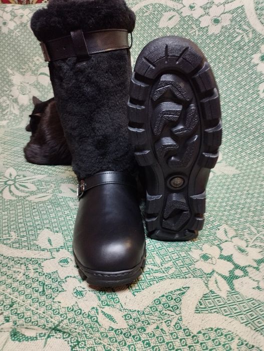 Продам унты ручной работы