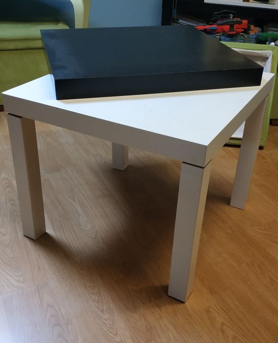 Mesa de apoio para quarto de criança ou sala