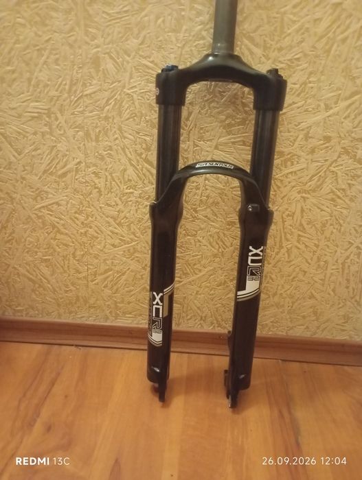 Продам велосипедну виделку 26" Suntour XCR-32 LO-120 чорна. Нова!