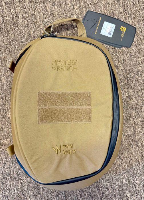 Torba transportowa na hełm Team Wendy X Mystery Ranch Transit Case Coyote