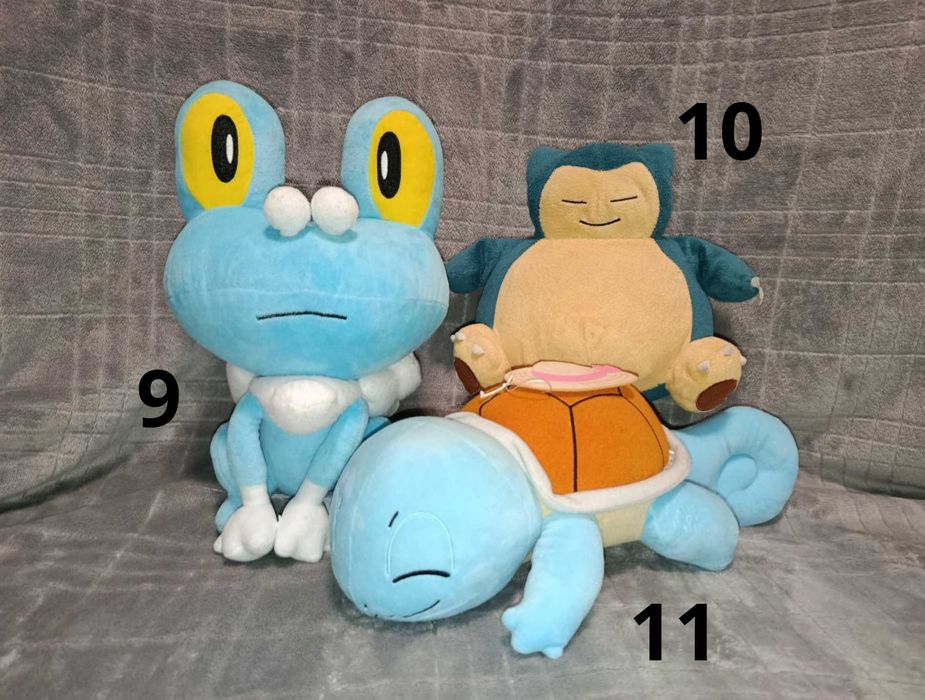 Багато м'яких іграшок ПОКЕМОНІВ