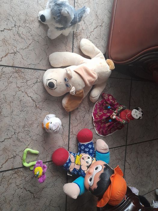 Bonecos variados