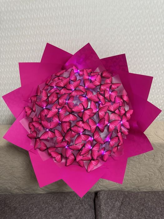 Букети з метеликів . Чудовий подарунок коханій, дівчині, матусі, дочці