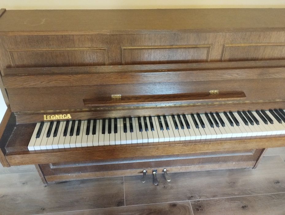 Pianino Legnica drewniane