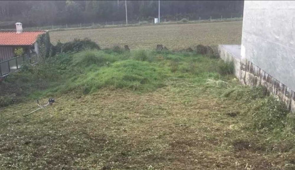 Terreno para construção bi familiar, em Águas Santas, Maia