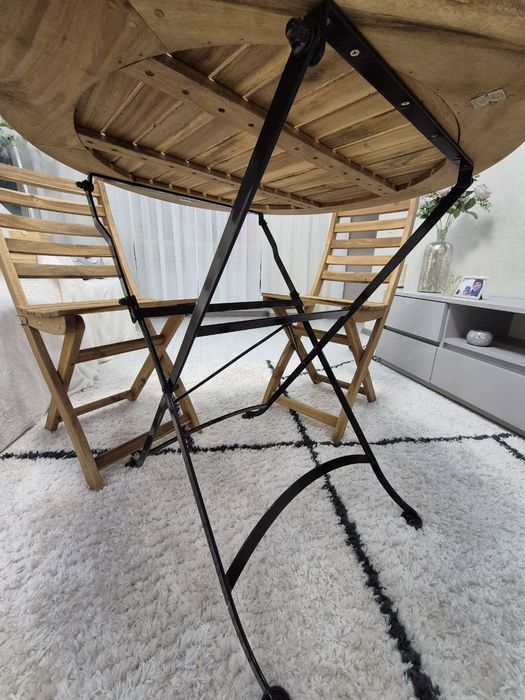 Стол со стульями деревянные