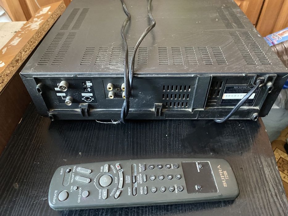 Видеомагнитофон    б /у