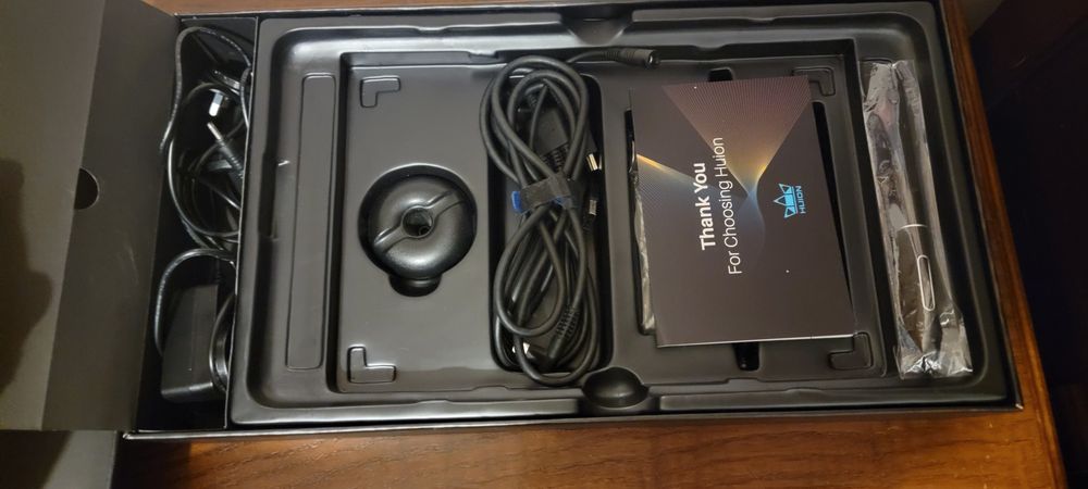 Mesa Digitalizadora Huion Kamvas Pro 12 + Acessórios