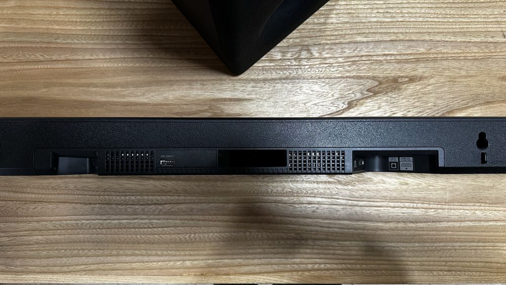 Новий комплект Sony: саундбар HT-S2000 + сабвуфер SA-SW3