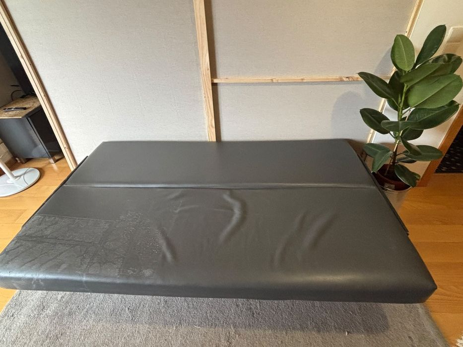 Sofá cama cinzento