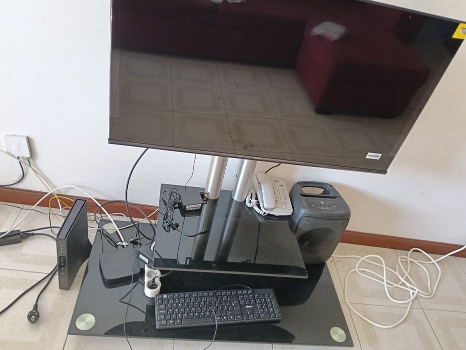 Móvel de vidro para TV