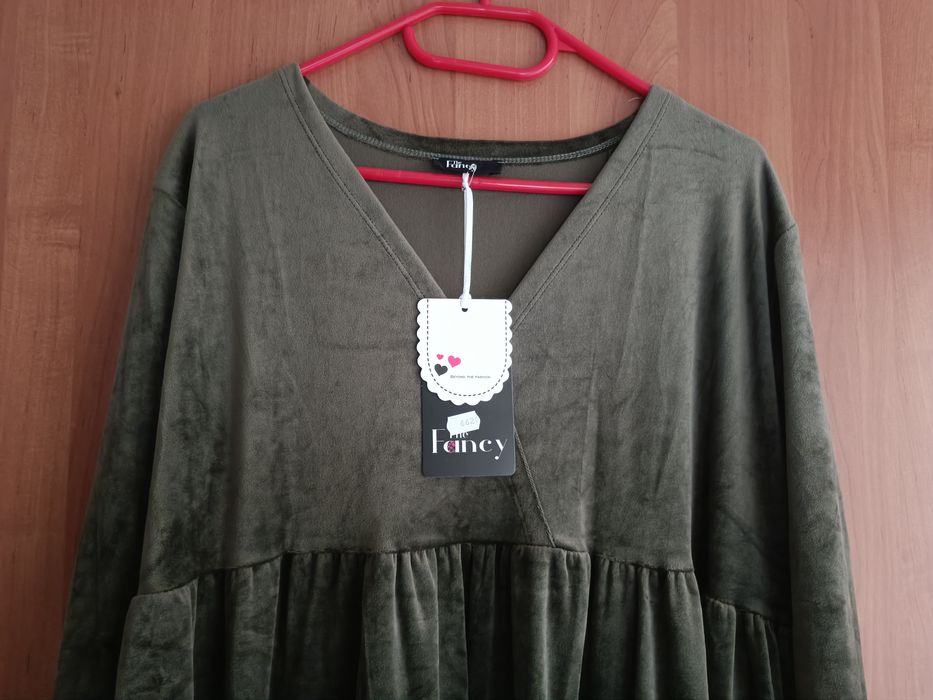 Nowa sukienka welurowa  the fancy kolor oliwka/khaki rozmiar l/xl