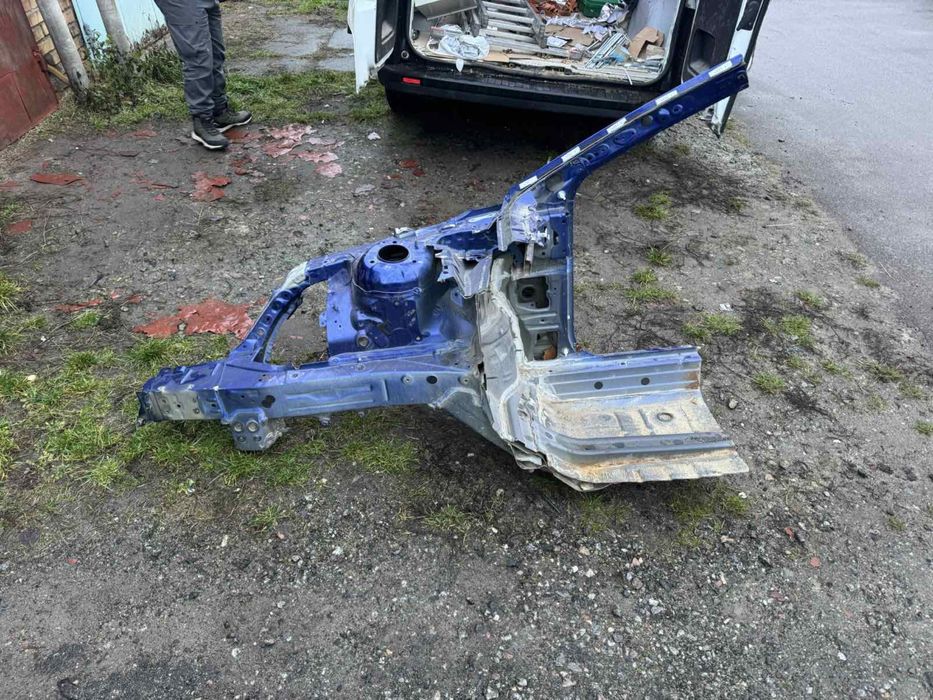 Четверть передняя правая camry 70