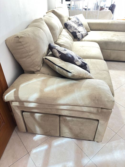 Sofá com chaise longue