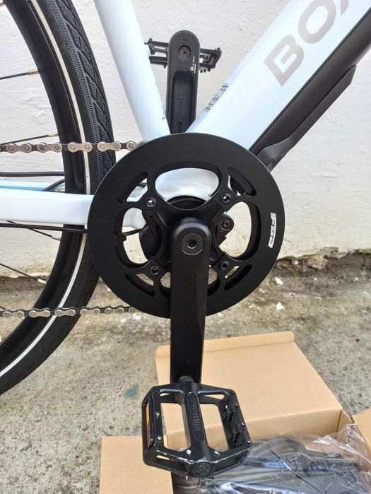 Rower elektryczny szosowy Boardman Hyb 8.9e widelec carbon na 160-175 cm
