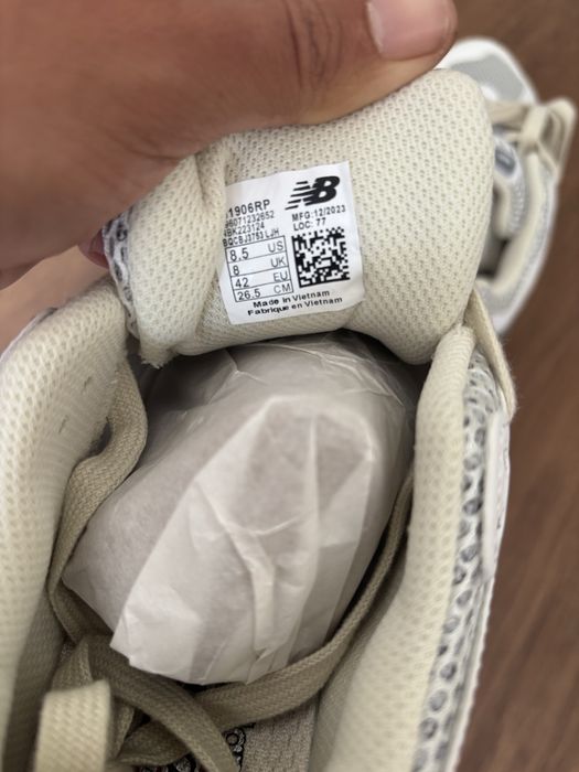 New Balance 1906R White Grey Cream n42