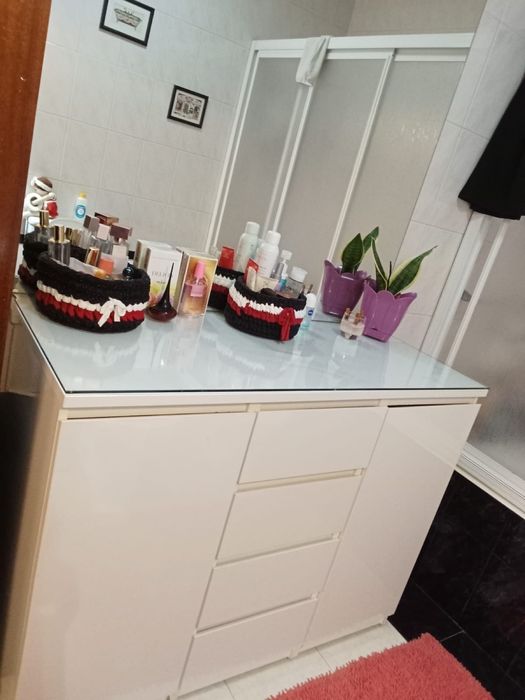 Movel de casa de banho pouco uso