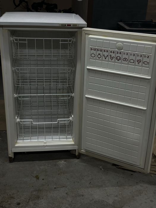 Продам мороозильну камеру Німеччина самовивіз