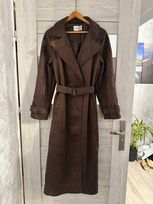 Brązowy trencz płaszcz imitacja zamszu czekoladowy Reserved