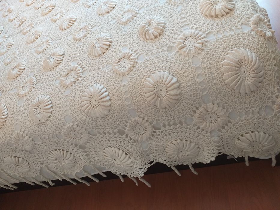 Colcha em croché feita á mão 3×2,40 mt