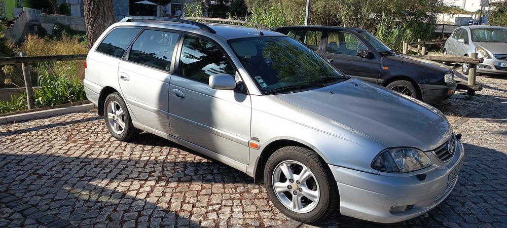 Toyota Avensis SW 2.0 D-4D (2001)