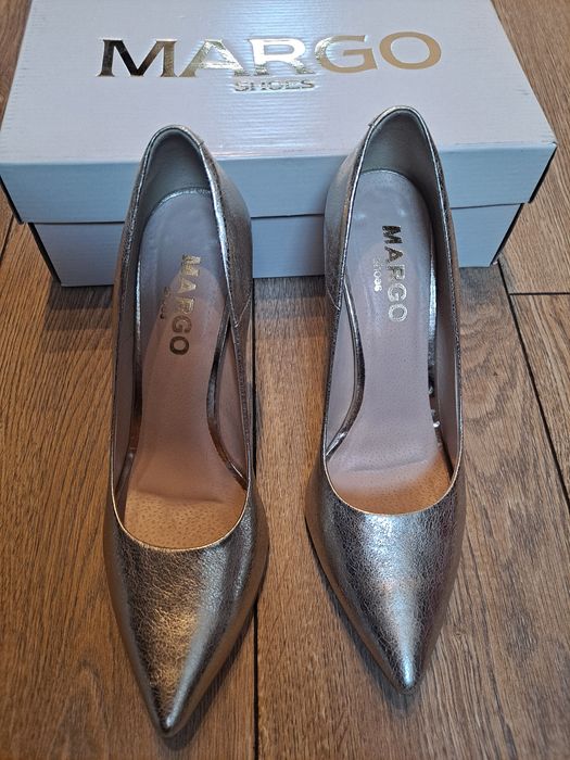 Złote skórzane szpilki 38