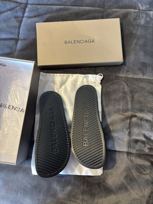 chinelos balenciaga