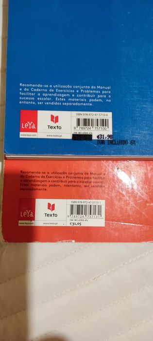 Manual de Física e Química + Manual de inglês