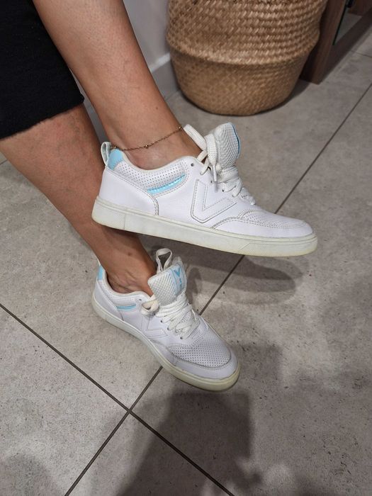 Adidasy damskie firmy Vty w rozmiarze 37.