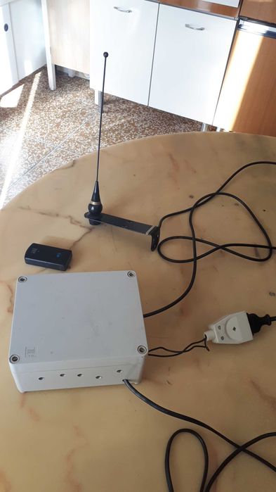 пульт дистанционного управления для гаражных ворот 220V Sarel IP55