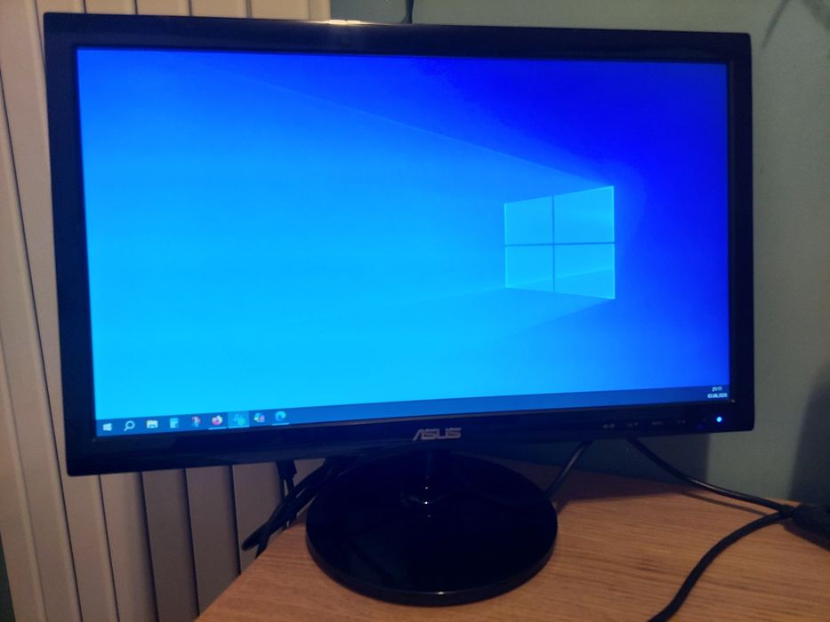Monitor ASUS 19"-20" HD / Wyświetlacz LCD