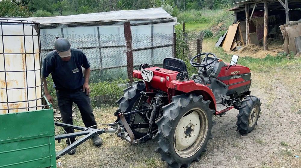 Стара ціна 6700 $. Продаю Міsubishi MT200 + (Фреза, Плуг, Картоплекопалка, Віялка, Дах)