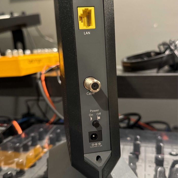 Кабельний модем Netgear CM1000v2